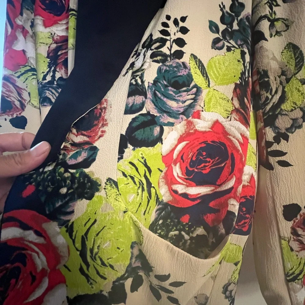 NEW VILA Floral Jacket with Black Trim - Picture 2 of 8
